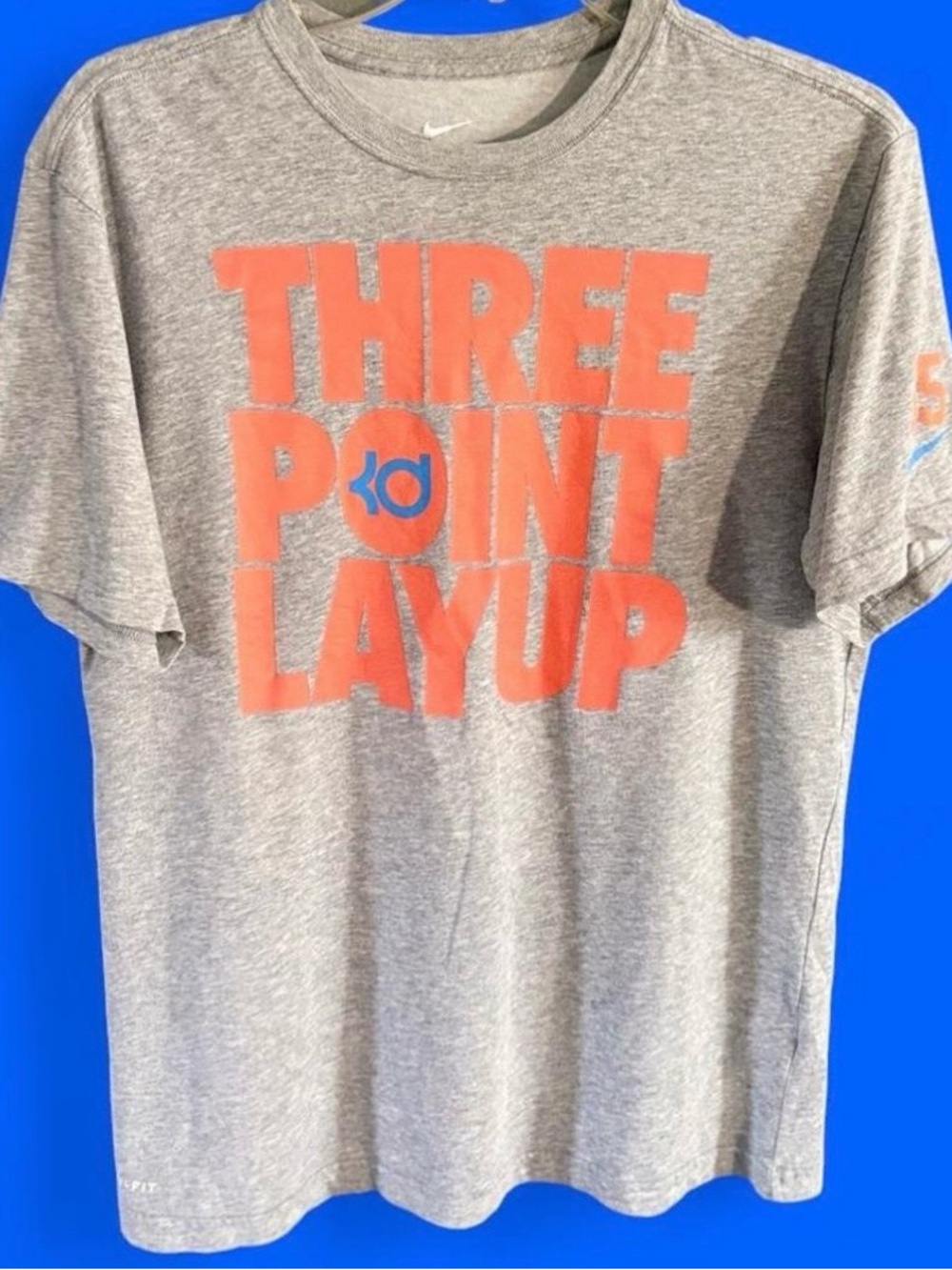 Nike men’s Gray 'Three Point Layup' Graphic Tee size Medium